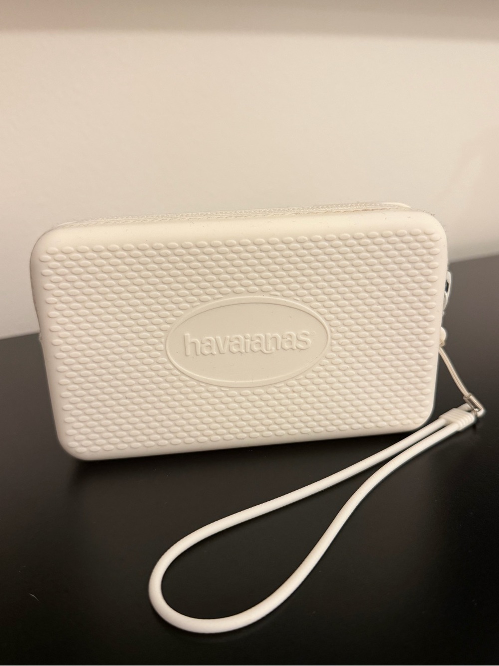 Havaianas White Wrist Bag